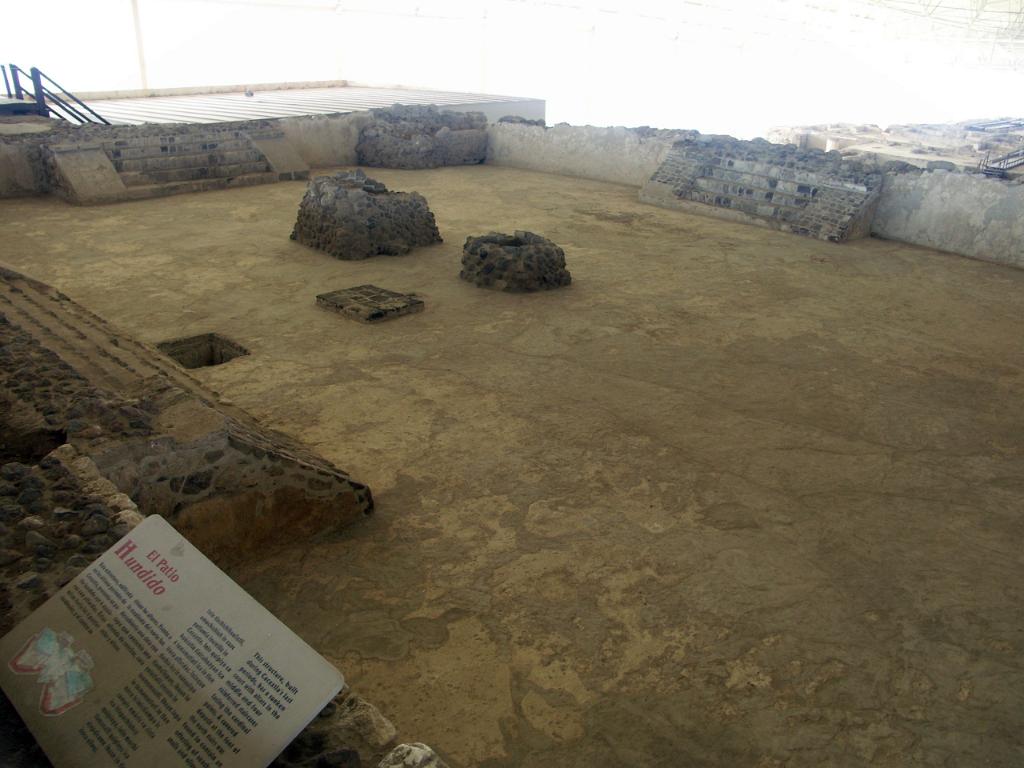 100213_Cacaxtla 065.JPG